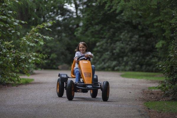 karts-electricos-BERG-X-Cross-E-BF-pedales-nina_ad_l